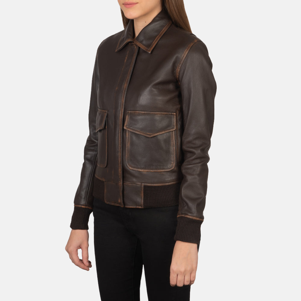 
Как выглядит на человеке:  Westa A-2 Black Leather Bomber Jacket на модели — естественные складки при дневном свете