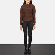
Zenna Mocha Suede Bomber Jacket - Вид сбоку, демонстрирующий эргономичный крой рукава
